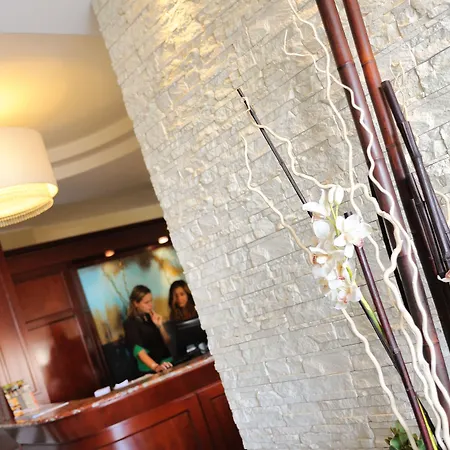 Life Hotel
