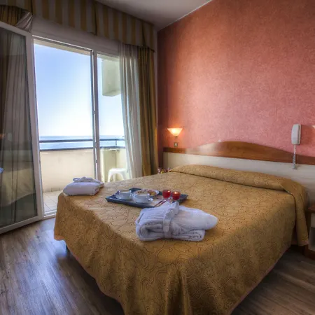 Life Hotel 4*