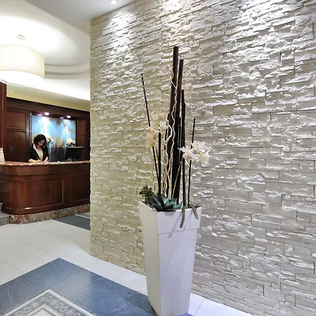 Hotel Life 4*