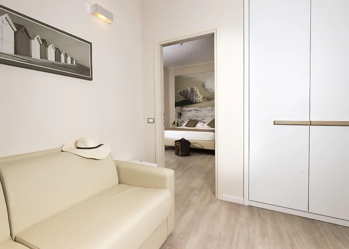 Life Hotel 4*
